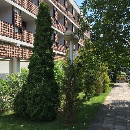 Hotel Uni 巴拉顿菲赖德 外观 照片