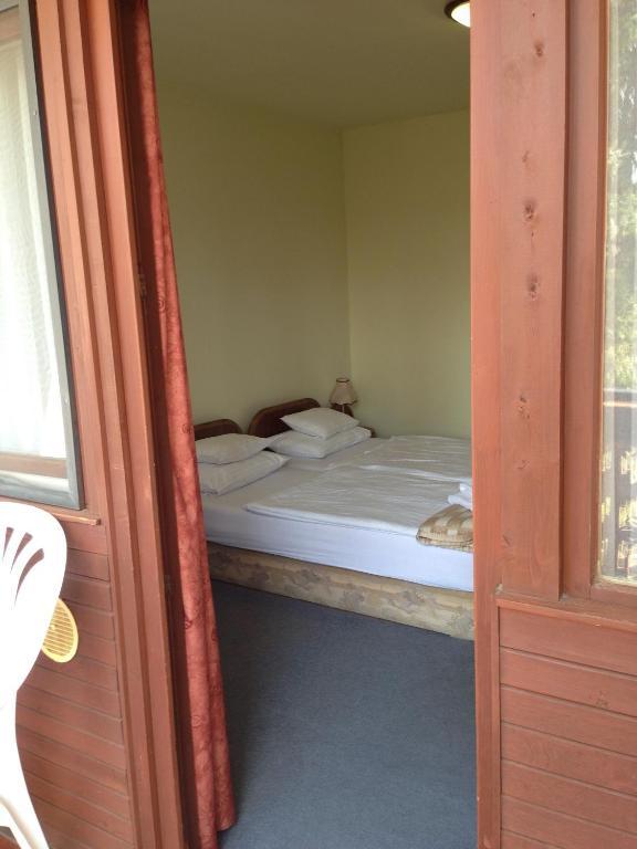 Hotel Uni 巴拉顿菲赖德 客房 照片